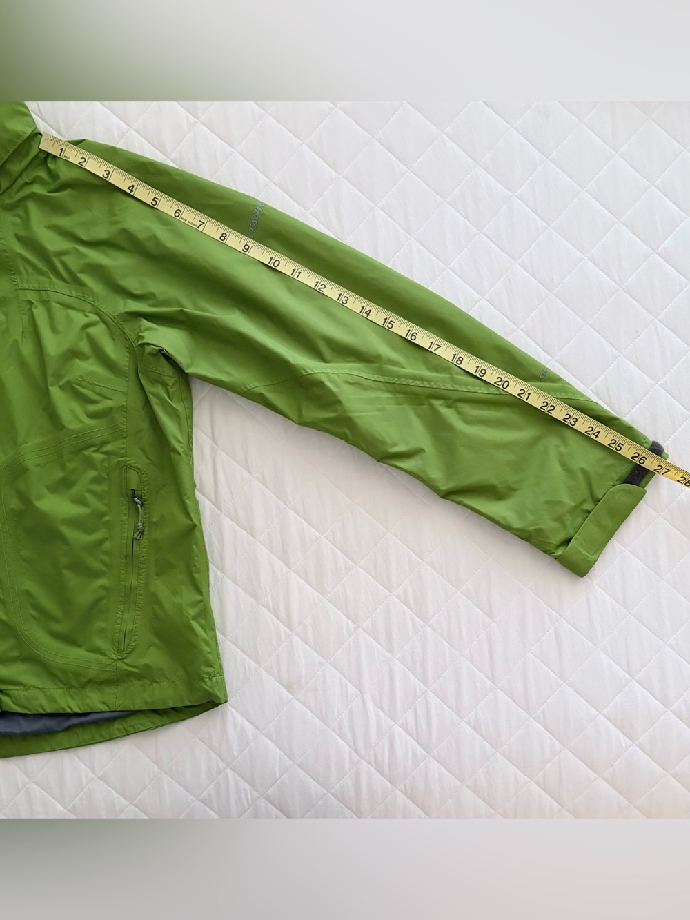 Columbia Titanium Green Waterproof Hooded
Rain Jacket Small - Picture 16 of 16